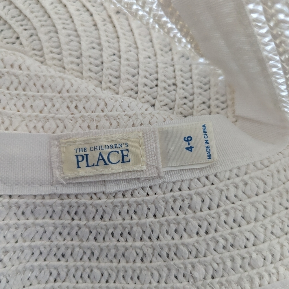 Charming Children's Place White Crocheted Sun Hat with Floral Detail - Size 4-6 - Picture 5 of 5